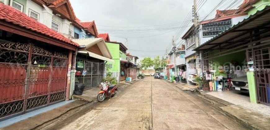 ทาวน์เฮ้าส์ พงษ์ศิริชัย 4 ซอยเพรชเกษม 81 ถนนเพชรเกษม – ถนนมาเจริญ