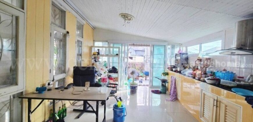 บ้านแฝด 2 ชั้น มณีแก้ว กรีนเฮ้าส์ หลังริม ขายตามสภาพราคาถูกสุดในโครงการ