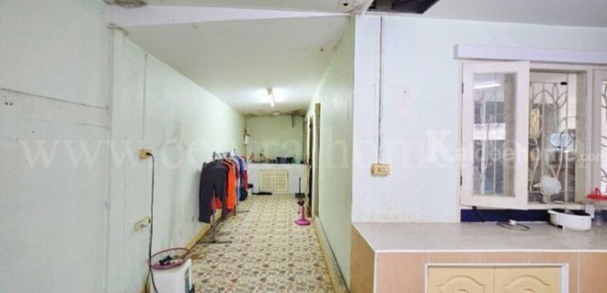 บ้านแฝด 2 ชั้น มณีแก้ว กรีนเฮ้าส์ หลังริม ขายตามสภาพราคาถูกสุดในโครงการ