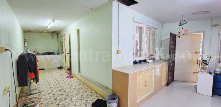 บ้านแฝด 2 ชั้น มณีแก้ว กรีนเฮ้าส์ หลังริม ขายตามสภาพราคาถูกสุดในโครงการ