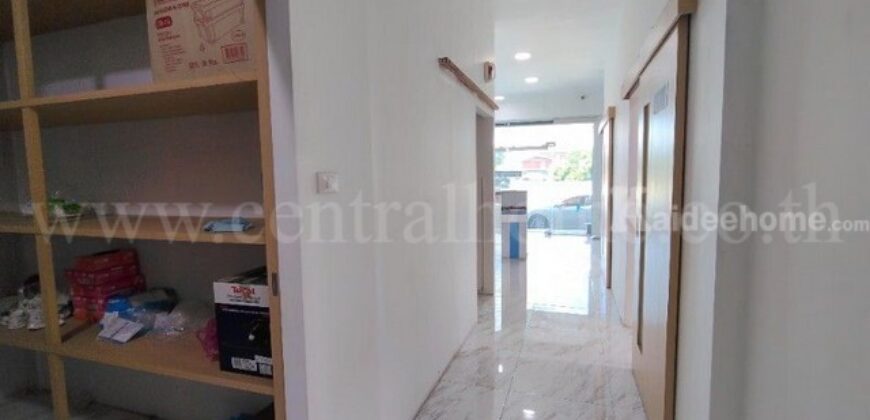 อาคารพาณิชย์ 3 ชั้น 2 คูหา รีโนเวทพร้อมอยู่ ติดถนน ซอยมังกร-ขันดี