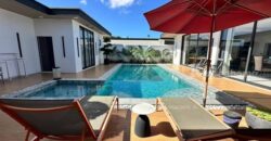 Luxury villa with a private swimming pool for sale in Phuket City. Conveniently located near shopping areas, Robinson, and ICONSIAM. For inquiries, please call 096-265-3964