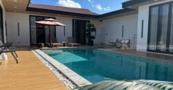 Luxury villa with a private swimming pool for sale in Phuket City. Conveniently located near shopping areas, Robinson, and ICONSIAM. For inquiries, please call 096-265-3964
