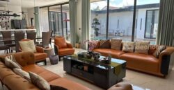 Luxury villa with a private swimming pool for sale in Phuket City. Conveniently located near shopping areas, Robinson, and ICONSIAM. For inquiries, please call 096-265-3964