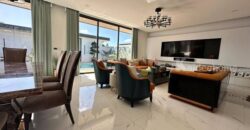 Luxury villa with a private swimming pool for sale in Phuket City. Conveniently located near shopping areas, Robinson, and ICONSIAM. For inquiries, please call 096-265-3964